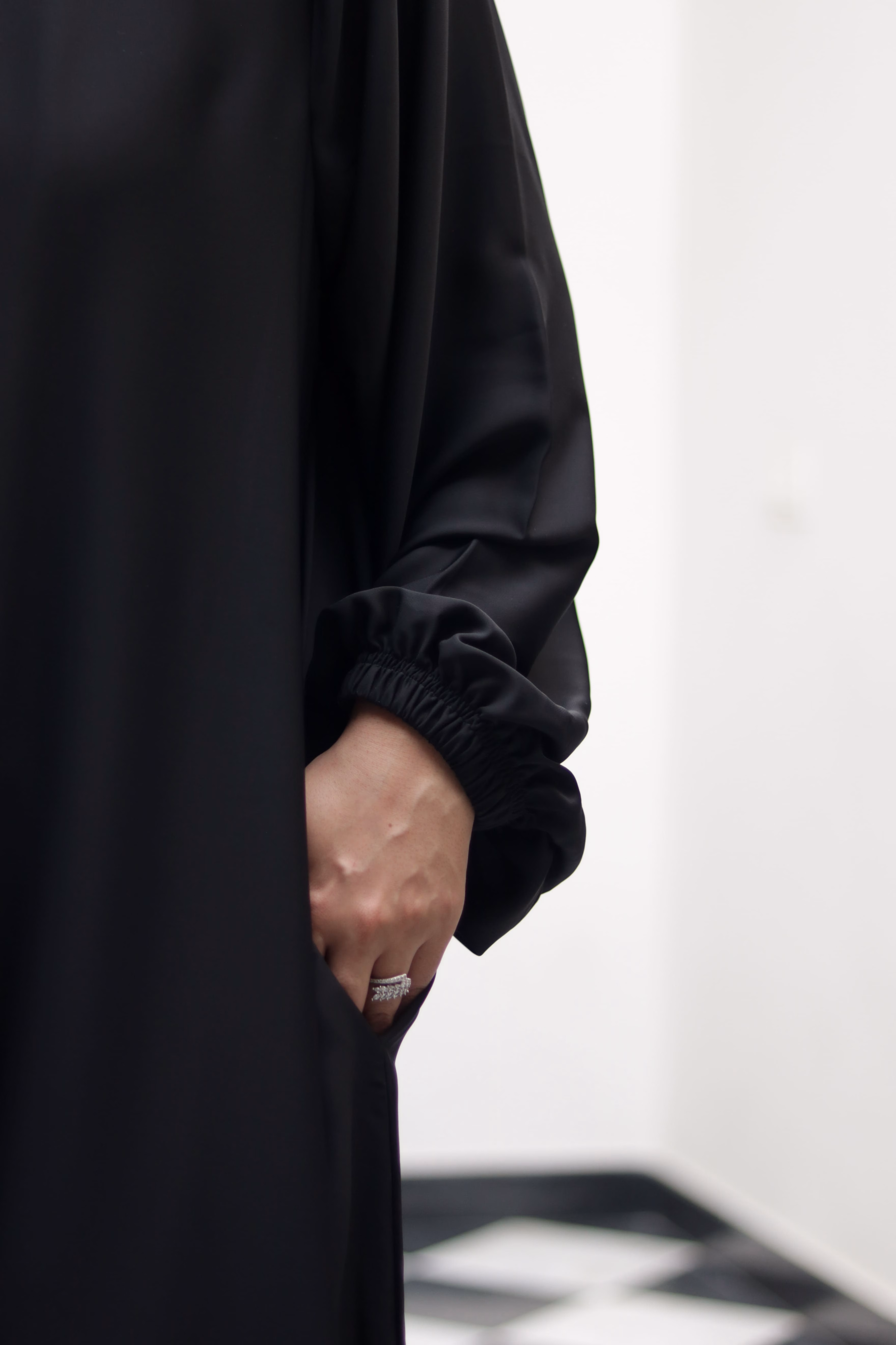 Black Classic Everyday Wear Abaya - Image 5