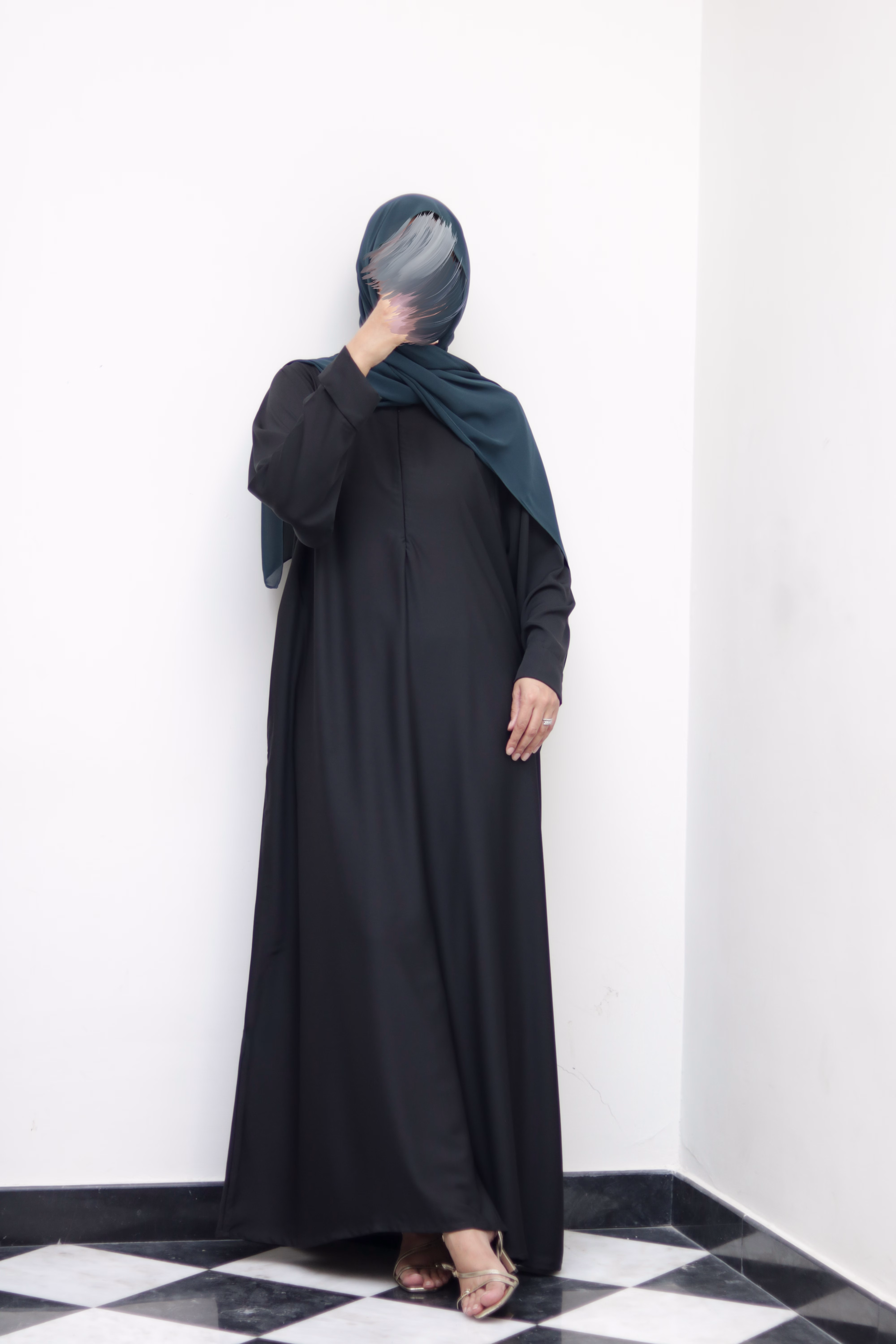 Black Sleek Everyday Wear Abaya - Image 7